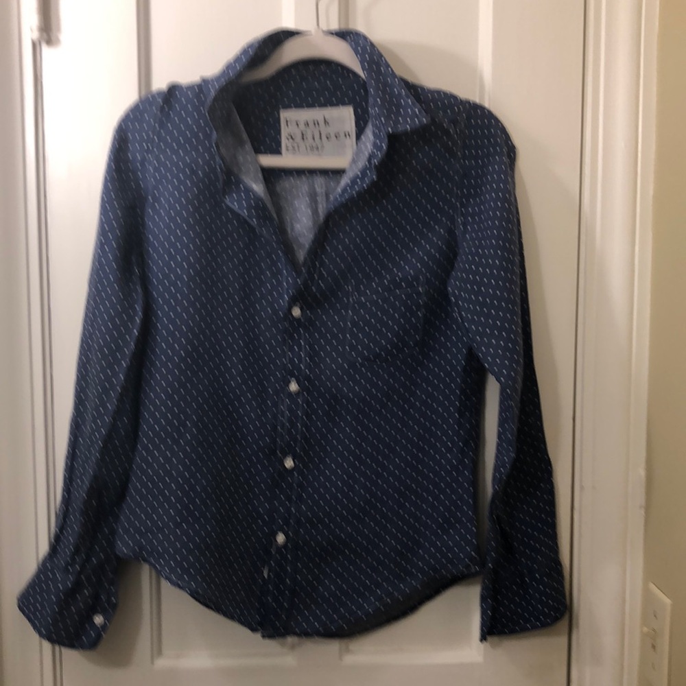Frank and Eileen Barry Blue Polka Dot Cotton Button-Down Shirt. Small.
